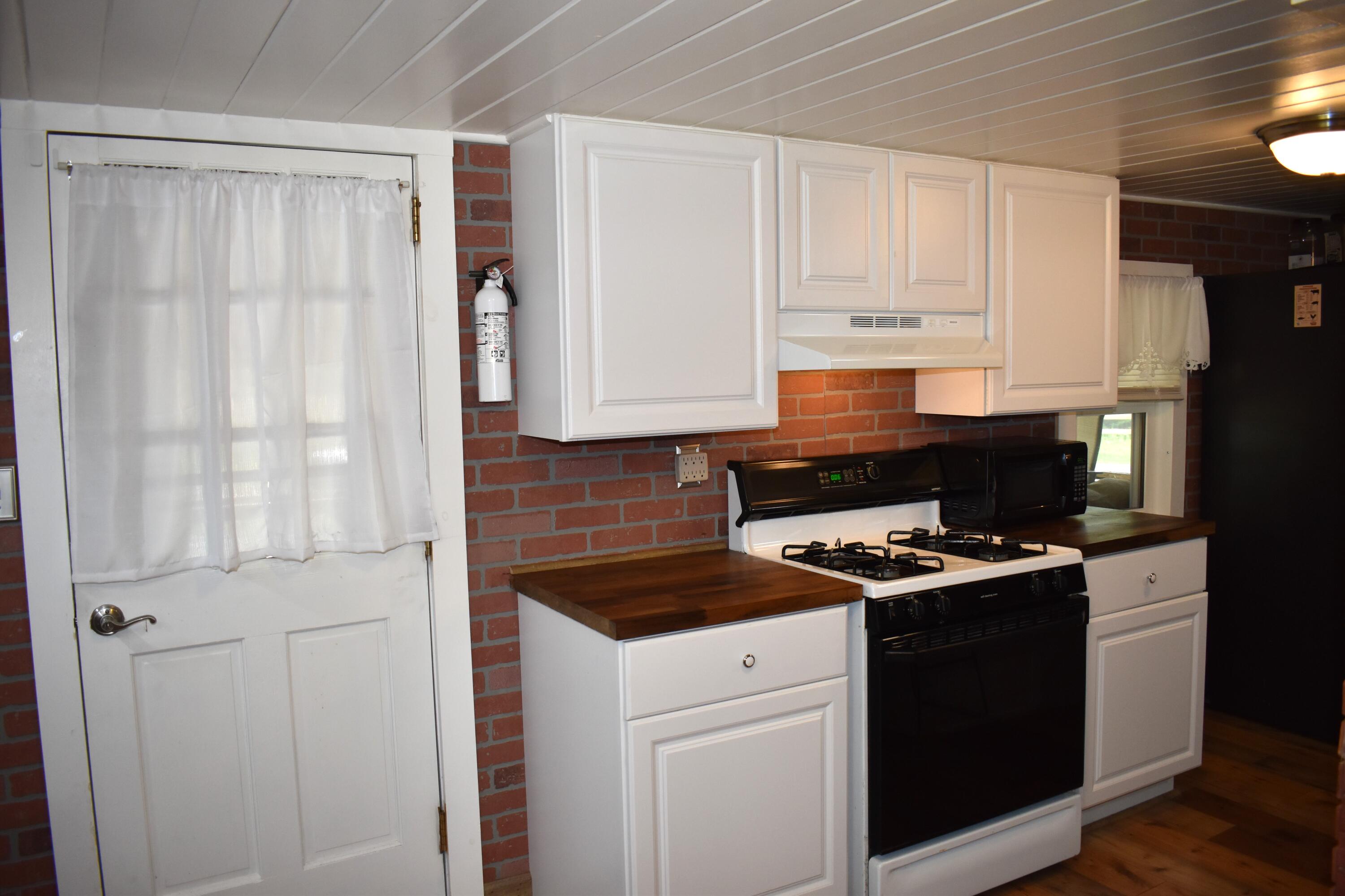 140 Station Road Lincoln, ME 04457 - Photo 10 of 45 DSC_0083