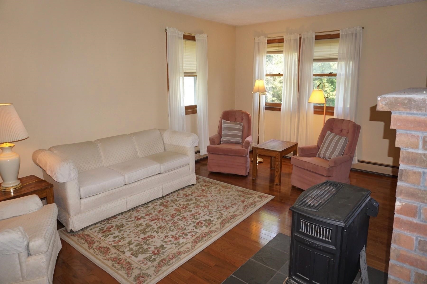 1605 Town Line Road Rutland, VT 05701 - Photo 4 of 22