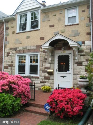 416 Hopkins Road Baltimore, MD 21212 - Photo 30 of 30 a front view of a house with yard