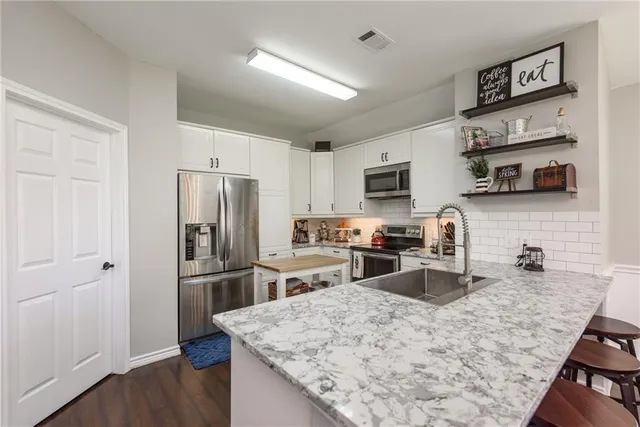 $2,000 | 2600 Clubhouse Drive, Denton, TX 76210