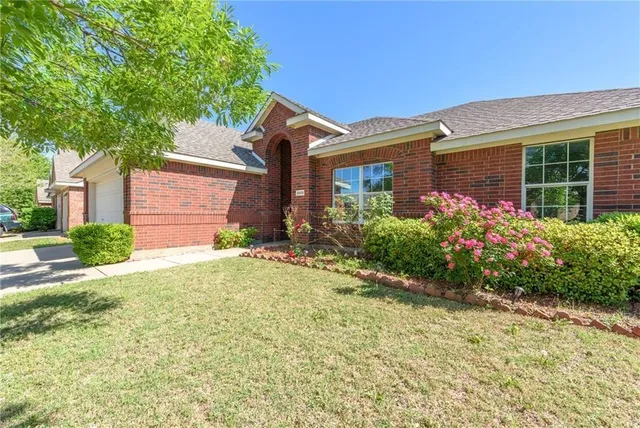 $2,000 | 2600 Clubhouse Drive, Denton, TX 76210