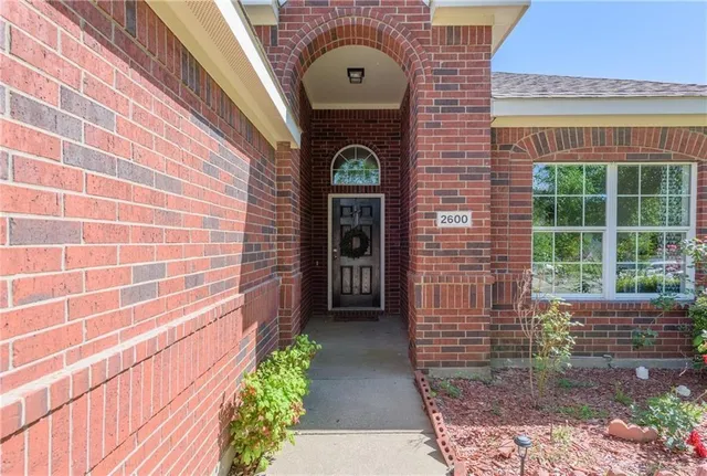 $2,000 | 2600 Clubhouse Drive, Denton, TX 76210