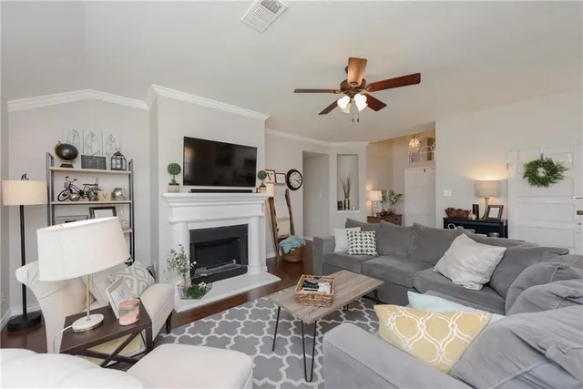 $2,000 | 2600 Clubhouse Drive, Denton, TX 76210