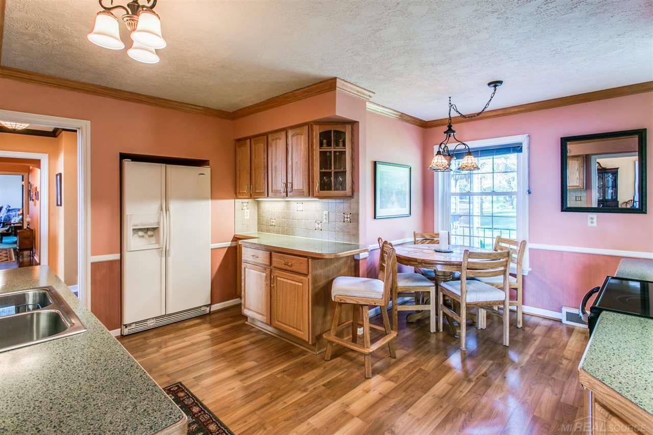 2725 South Lakeshore Road Applegate, MI 48401 - Photo 23 of 43 Eat-in Breakfast Area