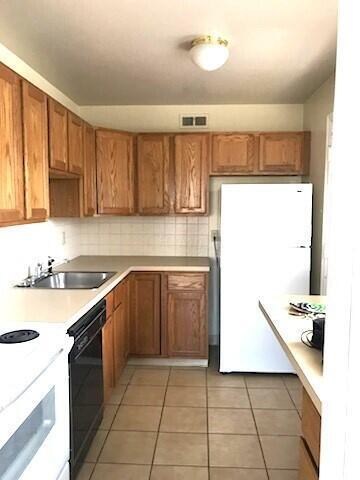 1829-1831 Ridgecliff Road Upper Arlington, OH 43221 - Photo 21 of 50 Unit 1831- Seller's photo, not remodeled