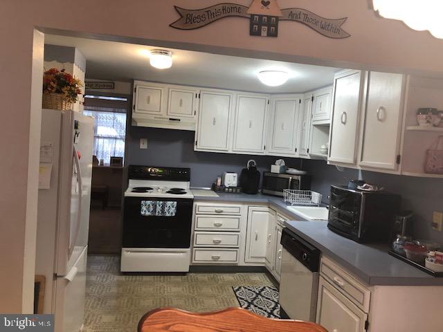 728 Colwell Road Swarthmore, PA 19081 - Photo 6 of 17 Kitchen