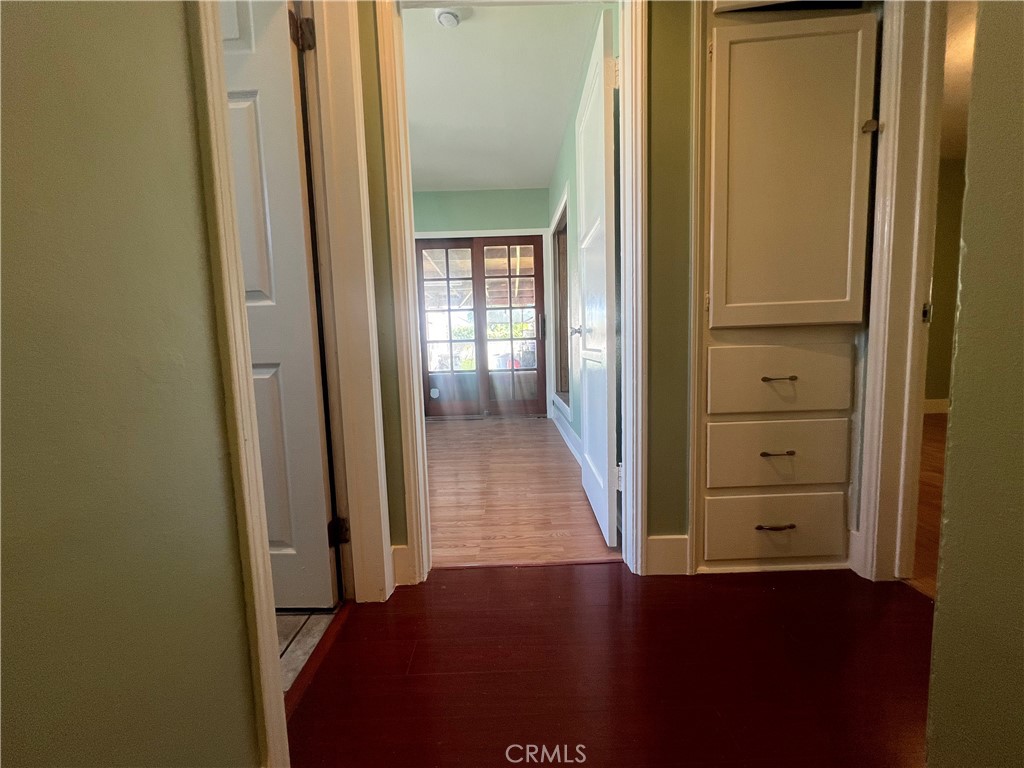 822 South Chester Avenue Compton, CA 90221 - Photo 9 of 22 Common area