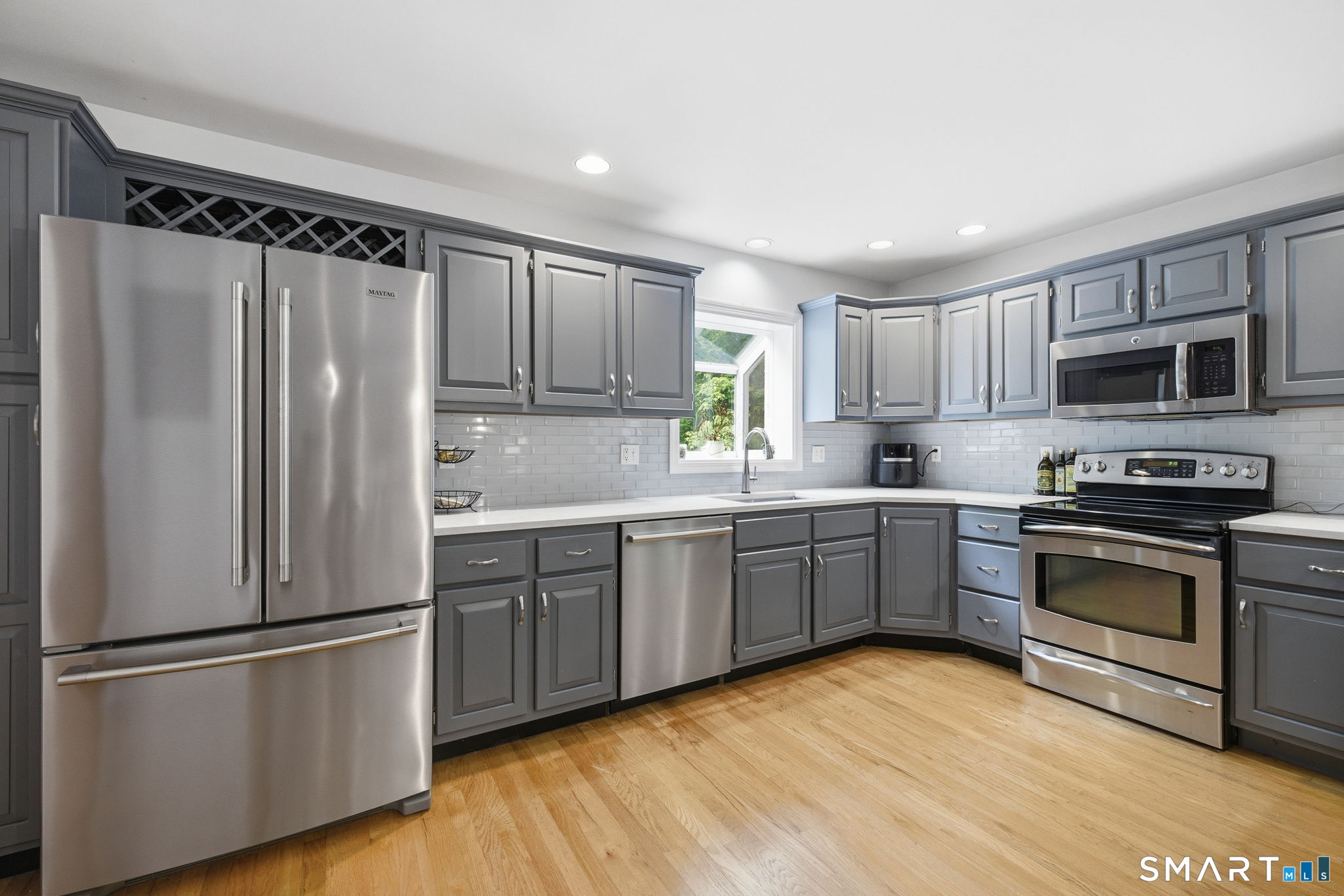 131 Hanover Road Newtown, CT 06470 - Photo 6 of 34