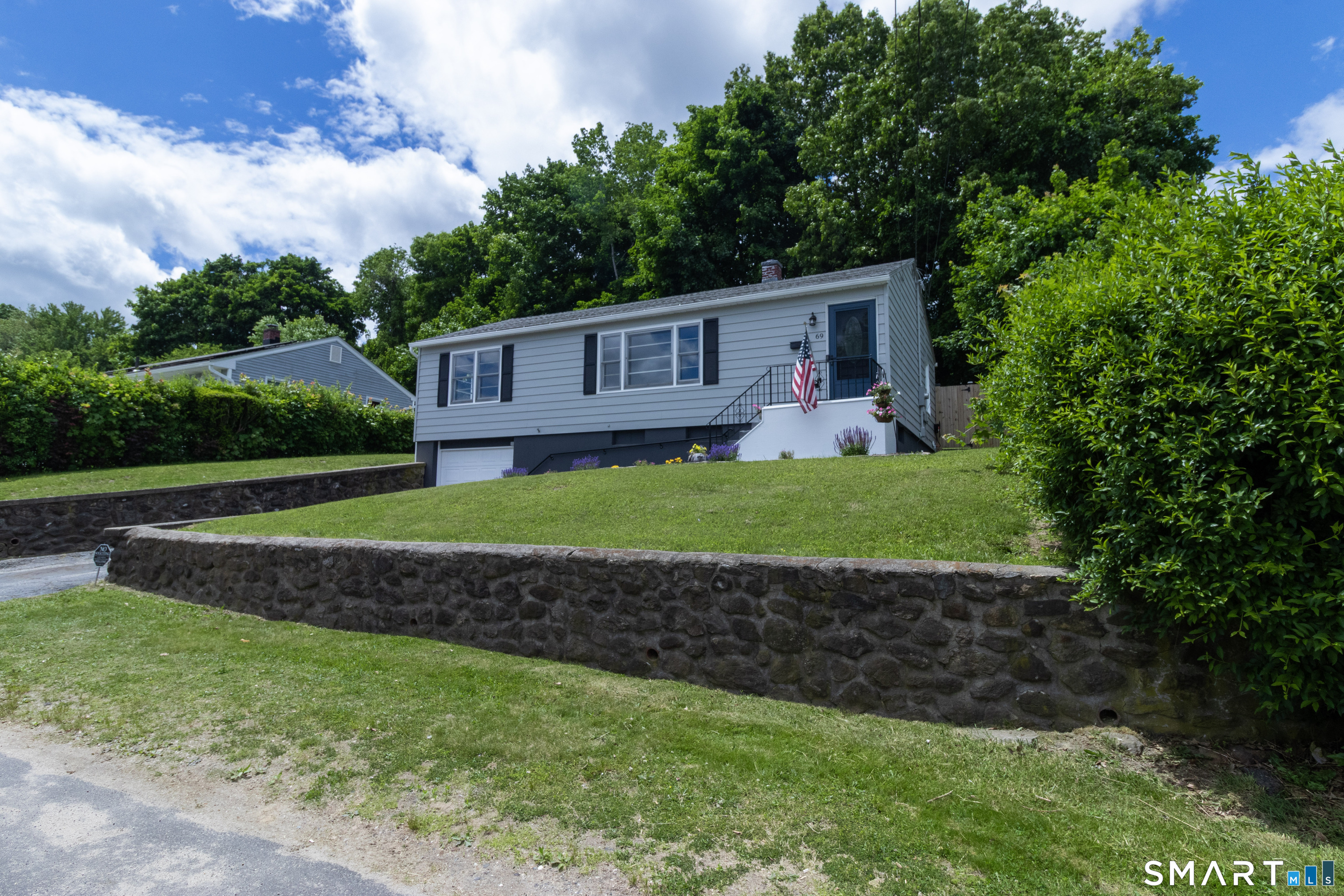 69 Spring Garden Avenue Waterbury, CT 06708 - Photo 26 of 33