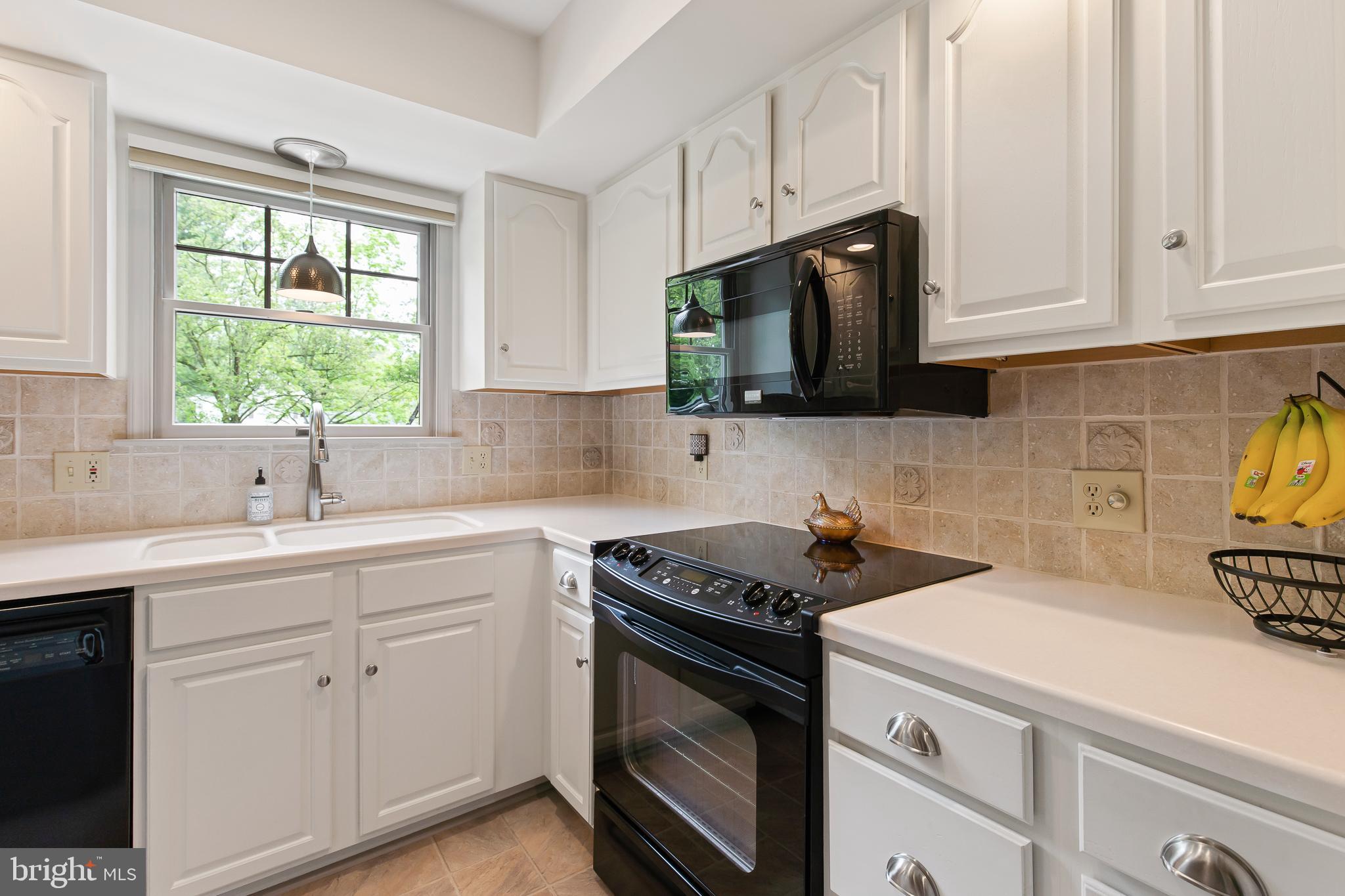 1801 Spring Ridge Lane Lancaster, PA 17603 - Photo 4 of 20 New Kitchen