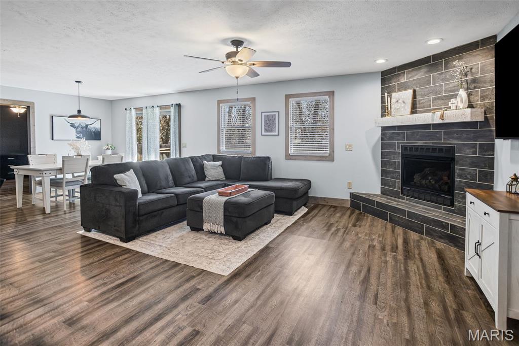 203 Walnut Street Modesto, IL 62667 - Photo 15 of 38