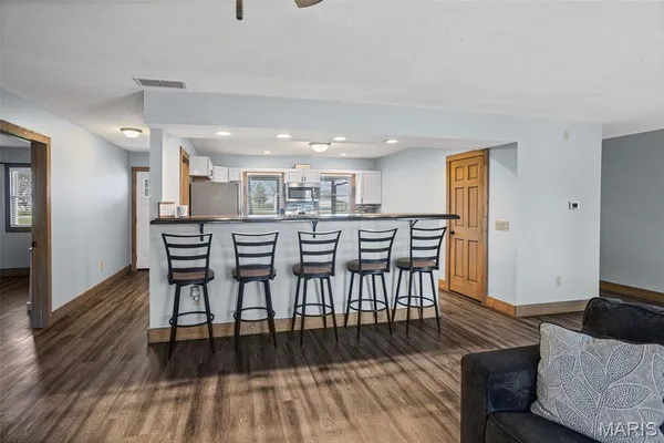 $205,000 | 203 Walnut Street, Modesto, IL 62667