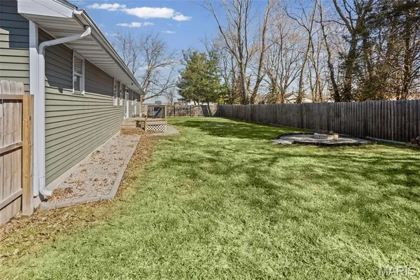 $205,000 | 203 Walnut Street, Modesto, IL 62667