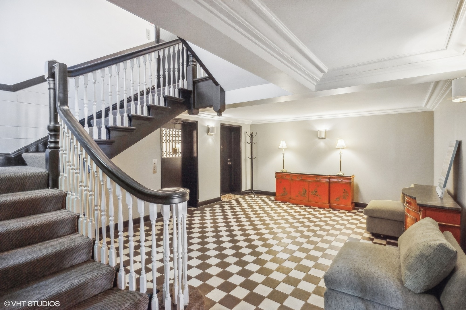 443 West Aldine Avenue, Unit 3 Chicago, IL 60657 - Photo 17 of 19 a bedroom with furniture and wooden floor