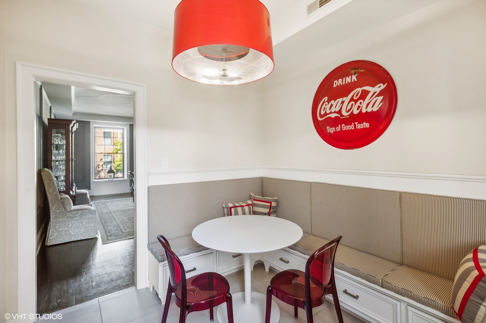 443 West Aldine Avenue, Unit 3 Chicago, IL 60657 - Photo 9 of 19 a view of a dining room with furniture