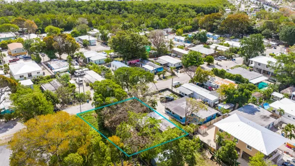 $305,000 | 19 Judy Place, Key Largo, FL 33037