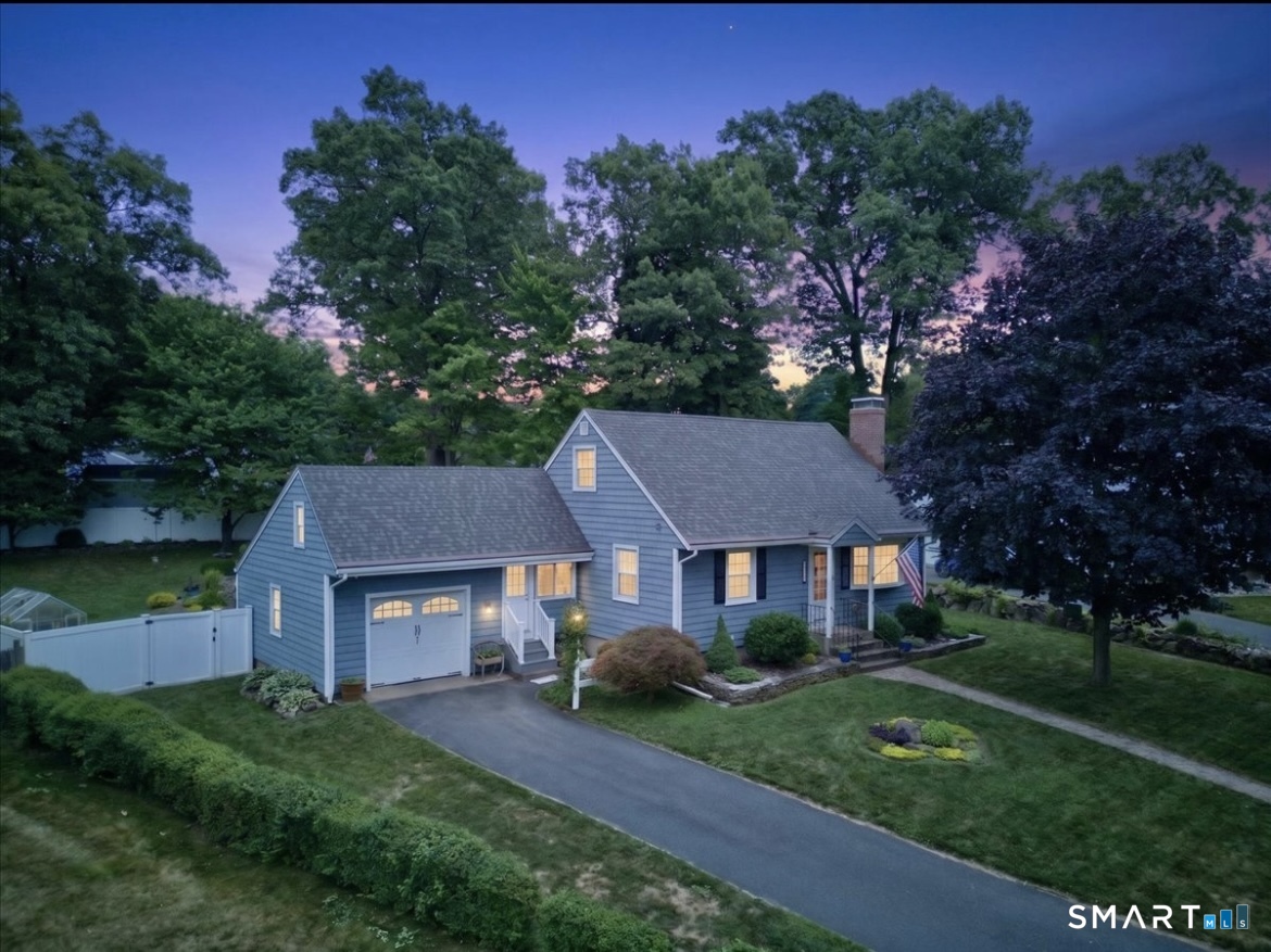 127 Helaine Road Manchester, CT 06042 - Photo 1 of 35
