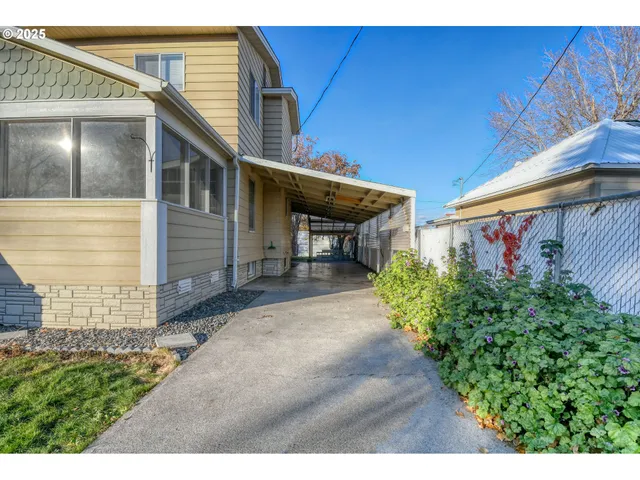 $249,000 | 261 Southwest 2nd Street, Pilot Rock, OR 97868