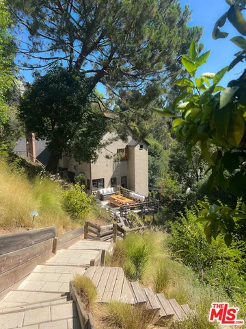 $2,996,000 | 3105 Ledgewood Drive, Los Angeles, CA 90068