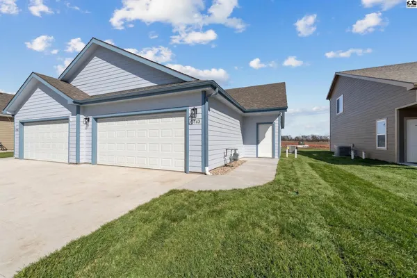$219,900 | 2743 Amelia Lane, Salina, KS 67401