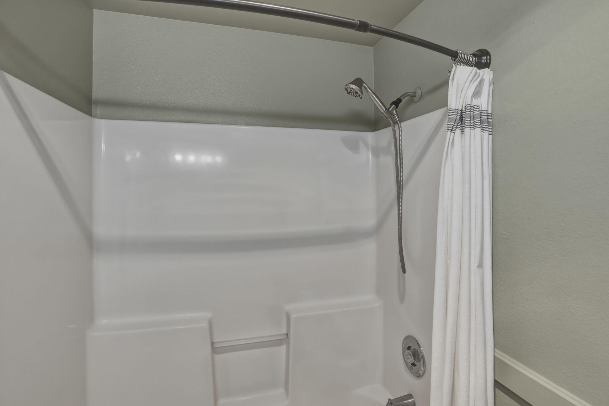 2004 Southwest 29th Street Redmond, OR 97756 - Photo 22 of 37 37-web-or-mls-Riley_Visuals_037