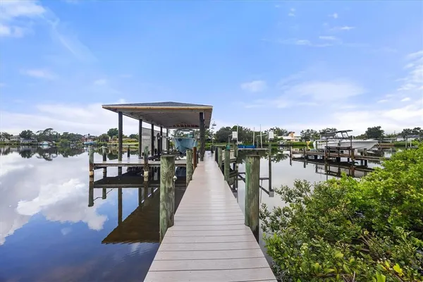 $2,400,000 | 6012 Shore Acres Drive, Bradenton, FL 34209