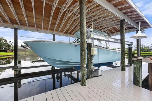 $2,400,000 | 6012 Shore Acres Drive, Bradenton, FL 34209