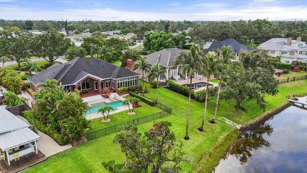 $2,400,000 | 6012 Shore Acres Drive, Bradenton, FL 34209