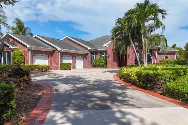 $2,400,000 | 6012 Shore Acres Drive, Bradenton, FL 34209