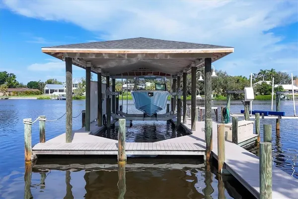 $2,400,000 | 6012 Shore Acres Drive, Bradenton, FL 34209