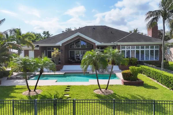 $2,400,000 | 6012 Shore Acres Drive, Bradenton, FL 34209
