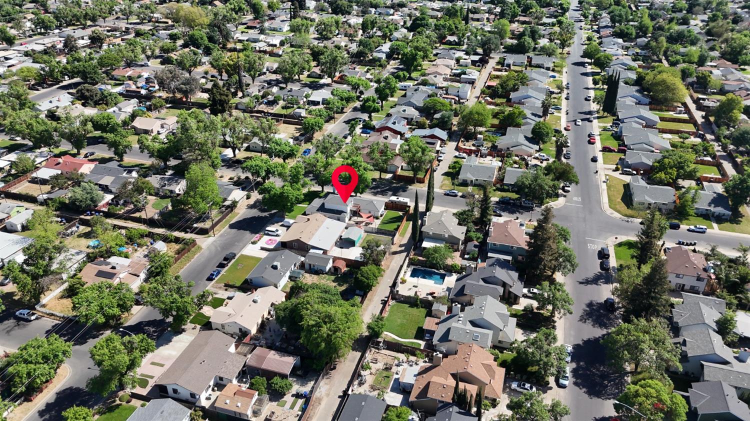 401 Fortuna Avenue Modesto, CA 95354 - Photo 41 of 43 an aerial view of multiple house