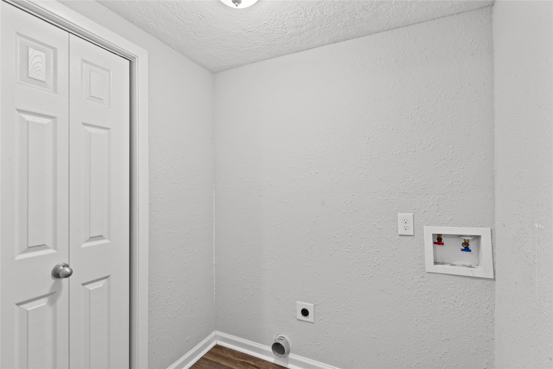 419 North Parrish Street Angleton, TX 77515 - Photo 19 of 25 a view of a small space