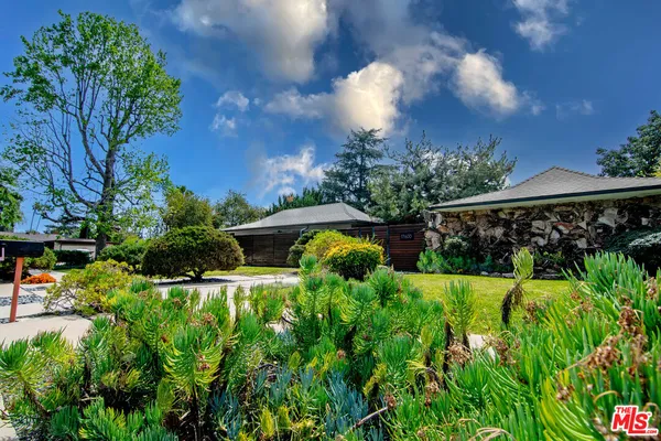 $1,698,000 | 17600 Lemarsh Street, Northridge, CA 91325