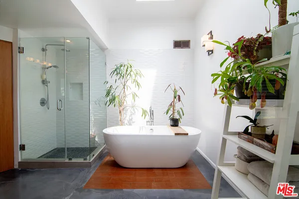 $1,698,000 | 17600 Lemarsh Street, Northridge, CA 91325