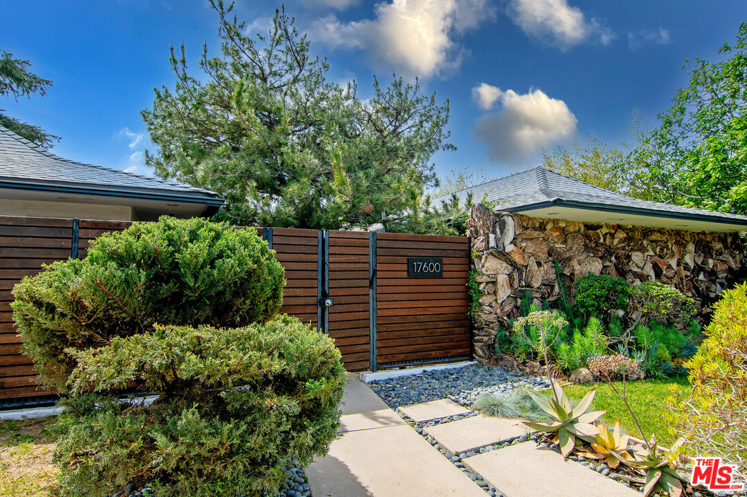 17600 Lemarsh Street Northridge, CA 91325 - Photo 6 of 62