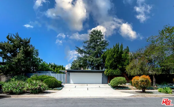 $1,698,000 | 17600 Lemarsh Street, Northridge, CA 91325