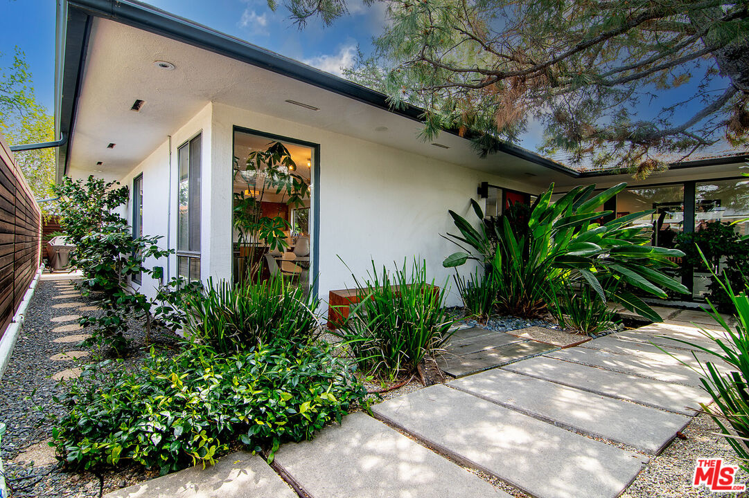 17600 Lemarsh Street Northridge, CA 91325 - Photo 9 of 62