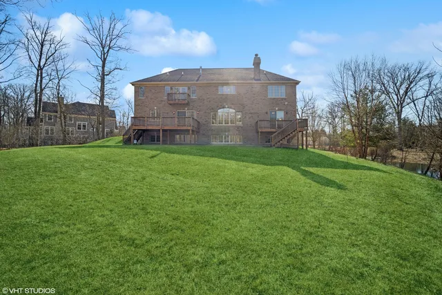 a view of a back yard of the house
