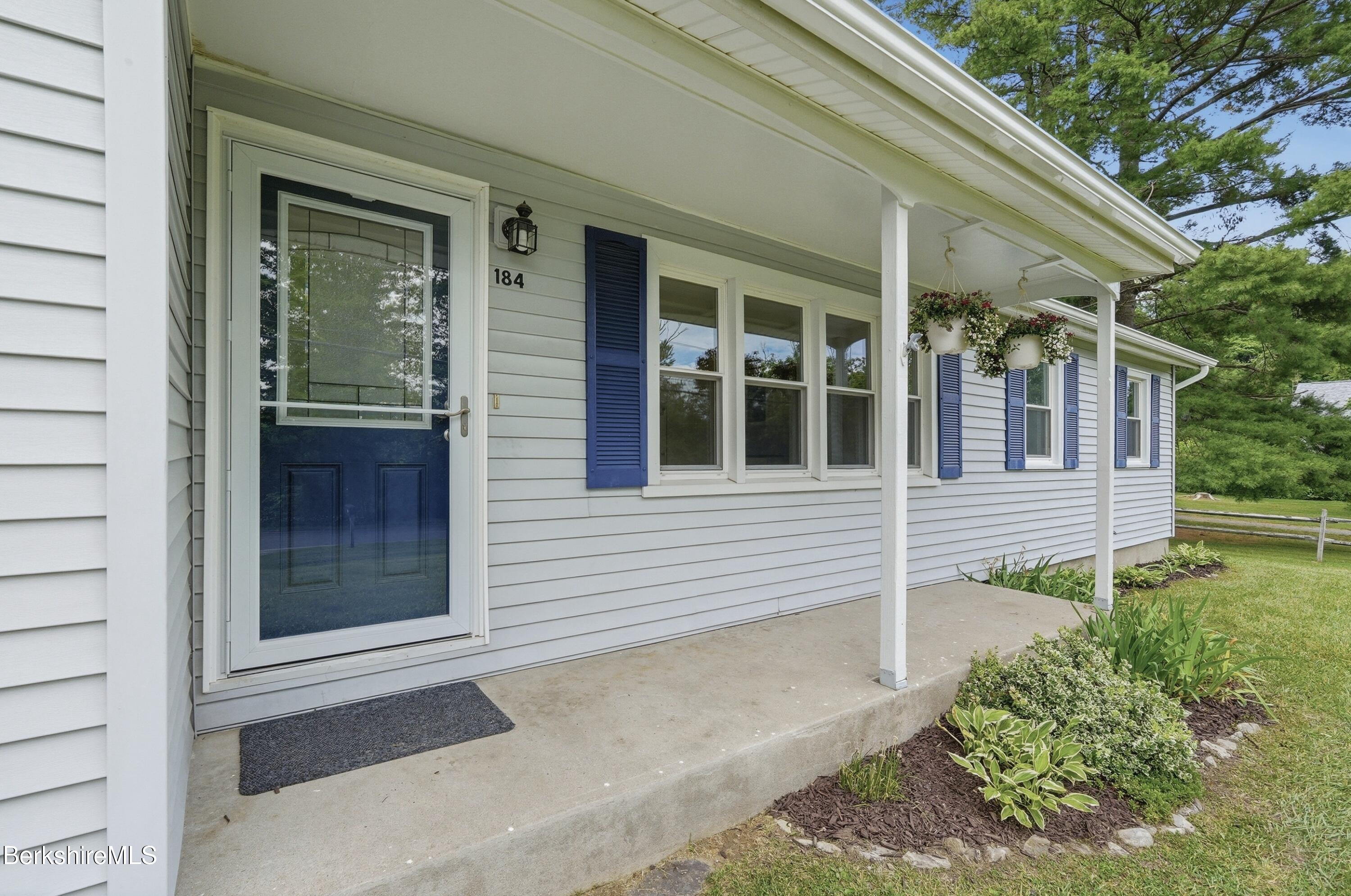 184 Melbourne Road Pittsfield, MA 01201 - Photo 4 of 36 Front Entrance