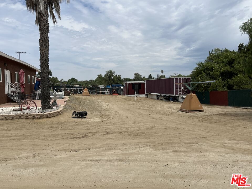 22240 Amelia Road Perris, CA 92570 - Photo 7 of 52