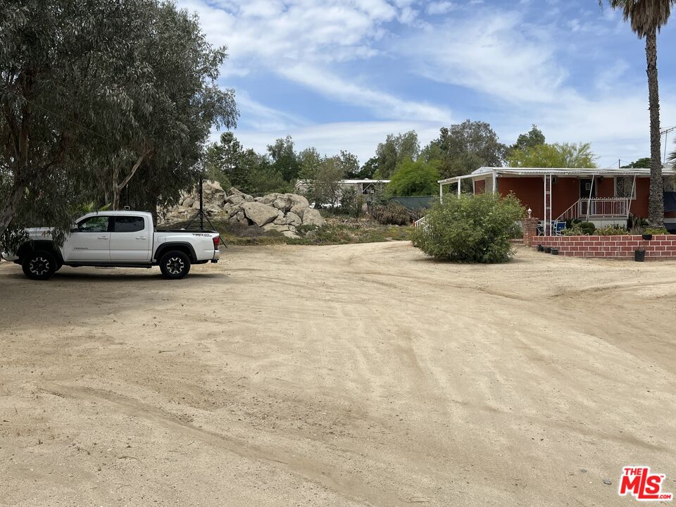 22240 Amelia Road Perris, CA 92570 - Photo 9 of 52