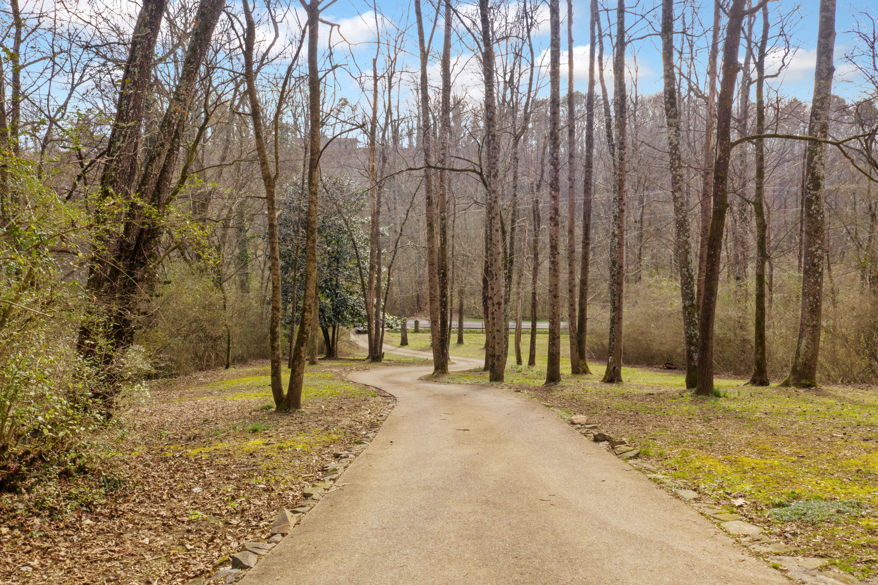 1017_Lullwater_Rd_0004