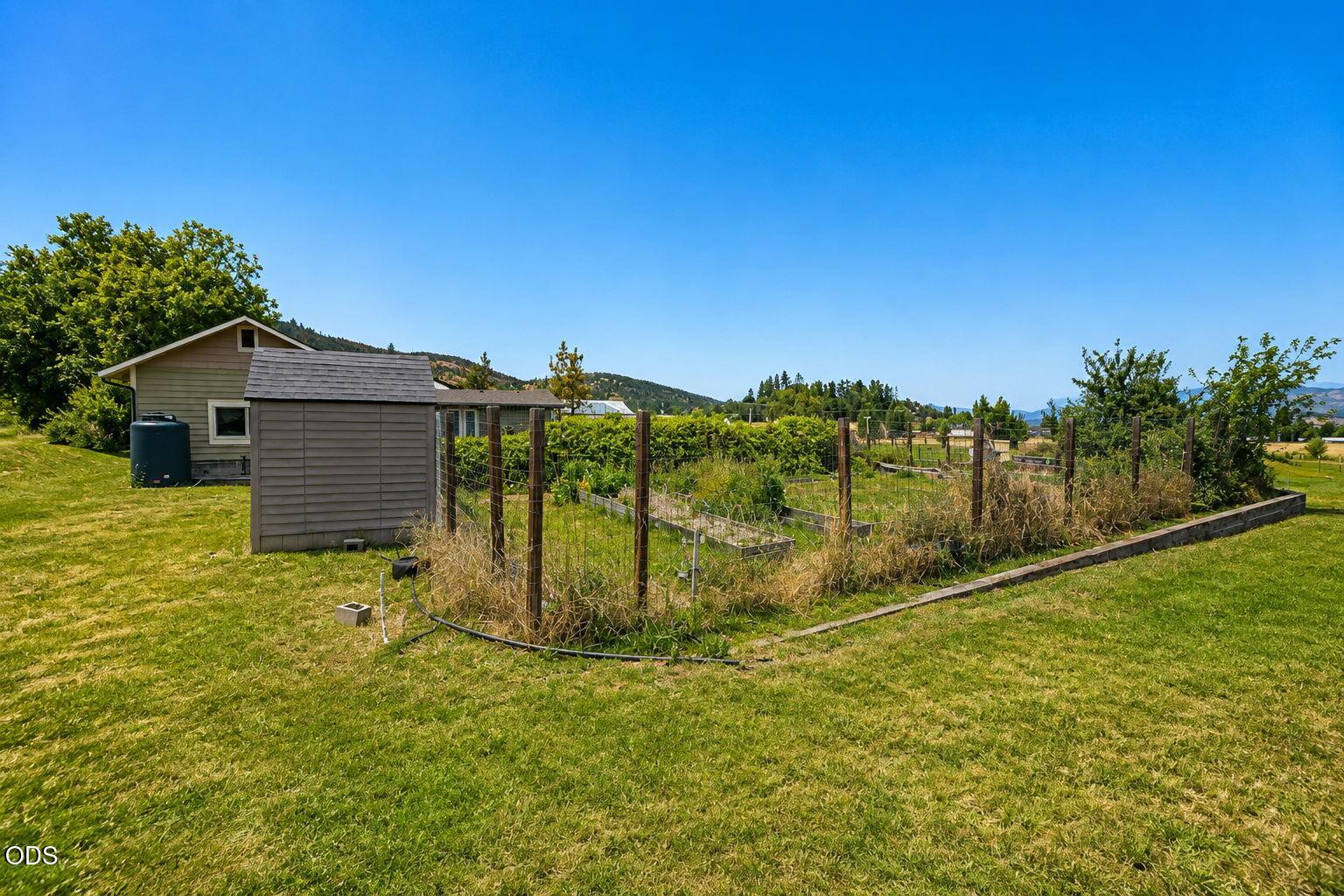 6085 Walden Lane Talent, OR 97540 - Photo 35 of 53