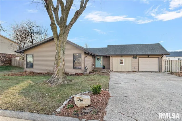 $210,000 | 1219 7th Street, Pawnee, IL 62558