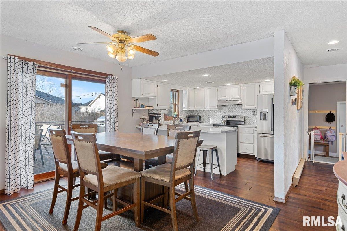 1219 7th Street Pawnee, IL 62558 - Photo 11 of 38