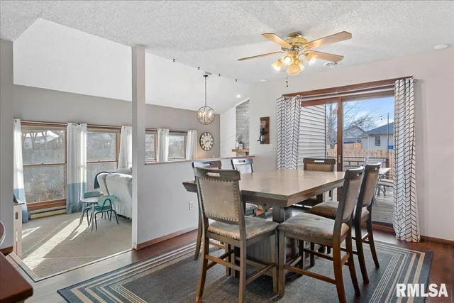 $199,900 | 1219 7th Street, Pawnee, IL 62558