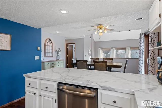 $199,900 | 1219 7th Street, Pawnee, IL 62558