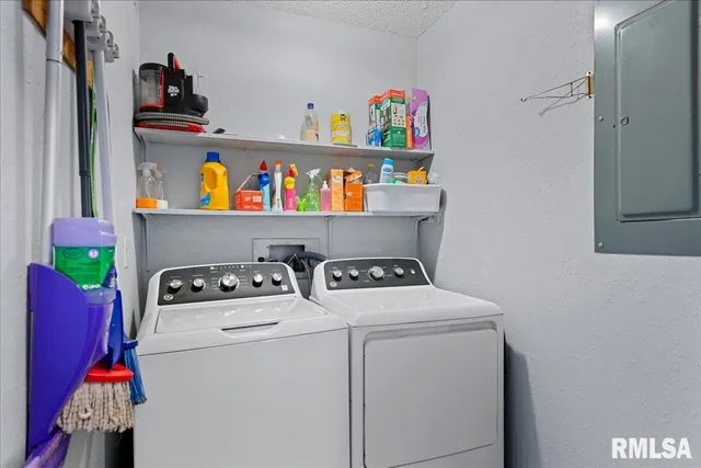 $199,900 | 1219 7th Street, Pawnee, IL 62558