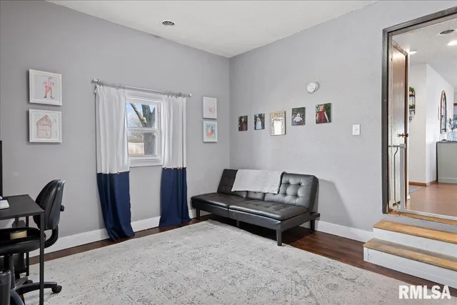 $199,900 | 1219 7th Street, Pawnee, IL 62558